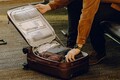 移動の多いトラベラー必見！ 優れた“収納力・保護性・走行性”を備えたピークデザイン初の「ローリングケース」とは