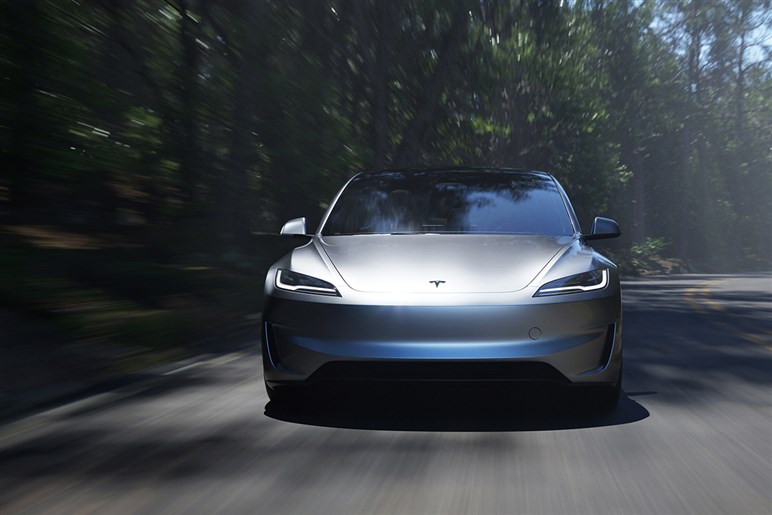 【初撮影】新型「モデルY」の高性能版“パフォーマンス”は25年後半以降に登場か…価格は約800万円