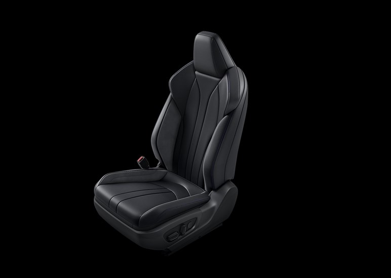 レクサス「RZ」改良。新開発バッテリーで航続距離20%向上…MT感覚で運転できる407PSの“Fスポーツ”も