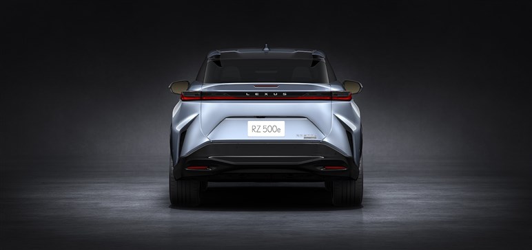 レクサス「RZ」改良。新開発バッテリーで航続距離20%向上…MT感覚で運転できる407PSの“Fスポーツ”も