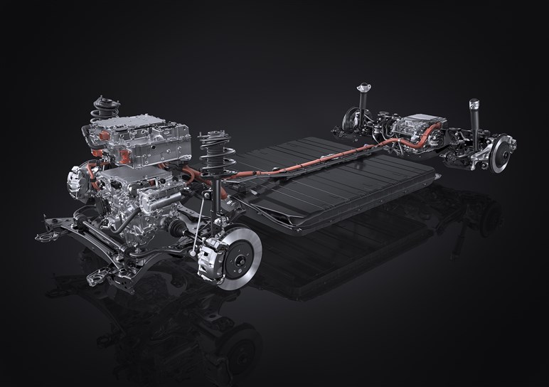 レクサス「RZ」改良。新開発バッテリーで航続距離20%向上…MT感覚で運転できる407PSの“Fスポーツ”も