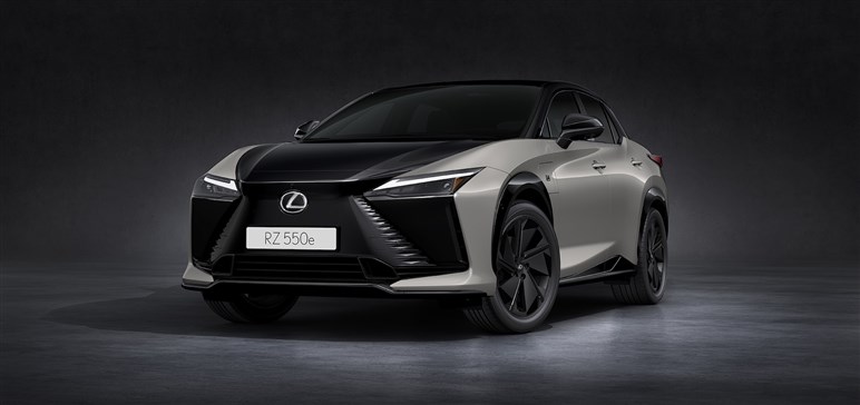 レクサス「RZ」改良。新開発バッテリーで航続距離20%向上…MT感覚で運転できる407PSの“Fスポーツ”も