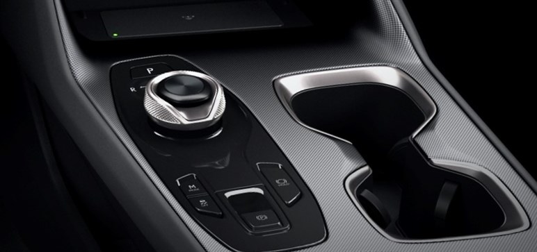 レクサス「RZ」改良。新開発バッテリーで航続距離20%向上…MT感覚で運転できる407PSの“Fスポーツ”も