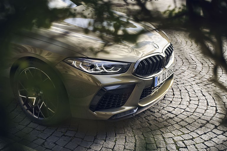 【初撮影】BMW「スカイトップ」のフルヌード版が美しすぎた。限定50台は完売、プレミア価格は2億円以上に
