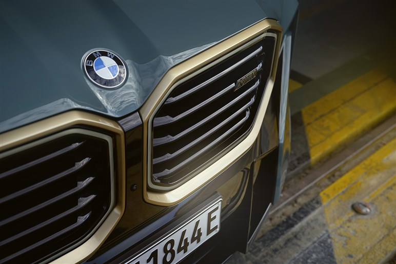 【初撮影】BMW「スカイトップ」のフルヌード版が美しすぎた。限定50台は完売、プレミア価格は2億円以上に