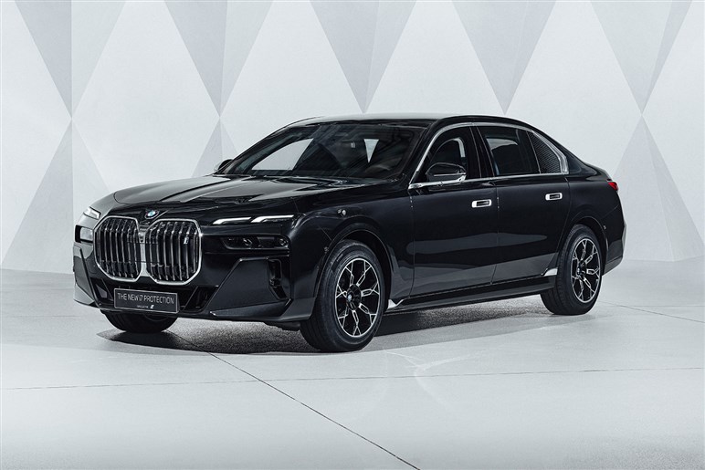 【初撮影】BMW「スカイトップ」のフルヌード版が美しすぎた。限定50台は完売、プレミア価格は2億円以上に