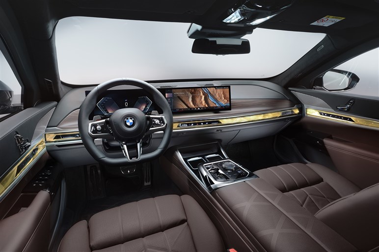 【初撮影】BMW「スカイトップ」のフルヌード版が美しすぎた。限定50台は完売、プレミア価格は2億円以上に