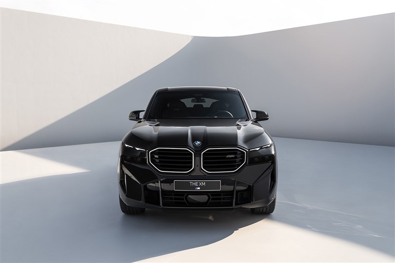 【初撮影】BMW「スカイトップ」のフルヌード版が美しすぎた。限定50台は完売、プレミア価格は2億円以上に