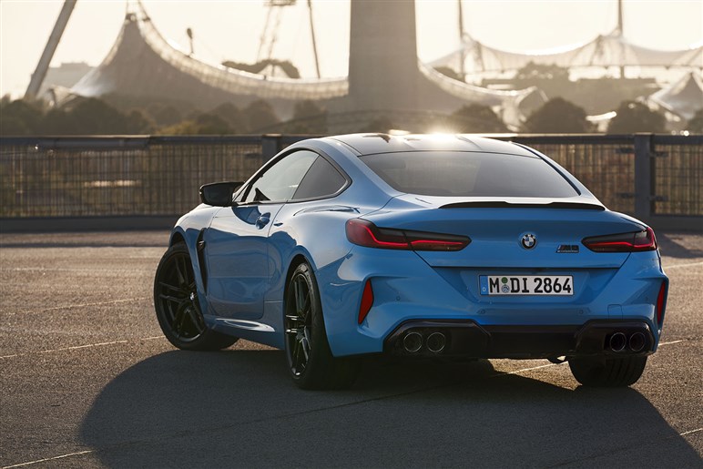 【初撮影】BMW「スカイトップ」のフルヌード版が美しすぎた。限定50台は完売、プレミア価格は2億円以上に