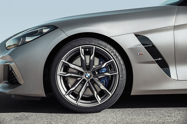 新型BMW Z4はトヨタコラボの突然変異。スープラと2択も悩ましい!?