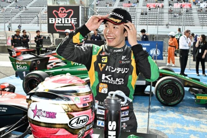 「F1に乗る以上、ダサい走りはできない」坪井翔、2連勝で選手権首位へ【SF第6戦富士決勝会見】