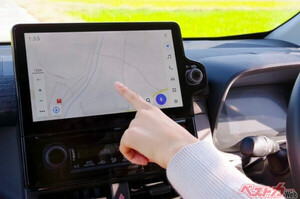 【スマホじゃダメなの…？？】新車購入で誰もが一度は迷う「純正カーナビ30万円」の価値と意義