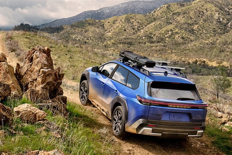 スバル新型EV「トレイルシーカー」登場 日本導入は2026年、価格は750万円前後か？