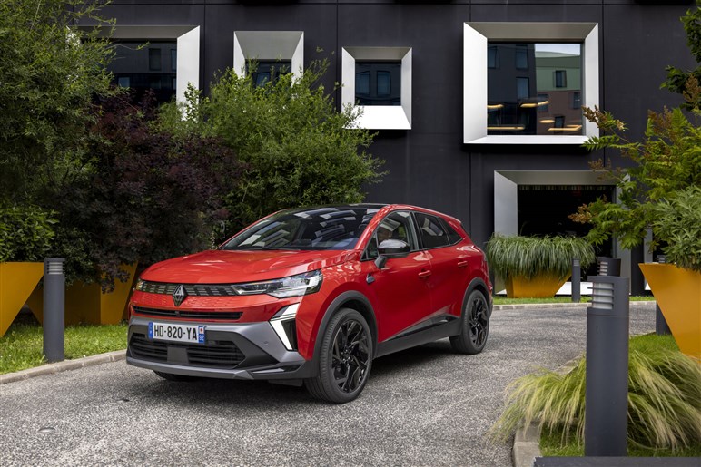 【13年ぶりの復活】三菱が新型コンパクトSUV「グランディス」を発表。ルノーのOEMで欧州市場に年内投入へ