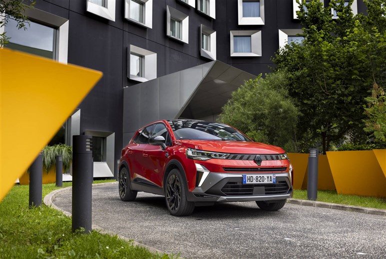 【13年ぶりの復活】三菱が新型コンパクトSUV「グランディス」を発表。ルノーのOEMで欧州市場に年内投入へ