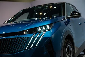 【新型プジョー3008】8年ぶりのフルモデルチェンジ。電動化とファストバック採用で次世代へ進化
