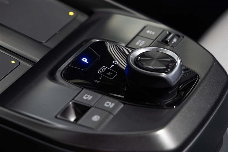 スバル新型EV「トレイルシーカー」登場 日本導入は2026年、価格は750万円前後か？