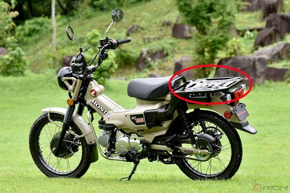 バイクの利便性を高めたいなら必須装備!! リアボックスも取り付け可能な「キャリア」とは？