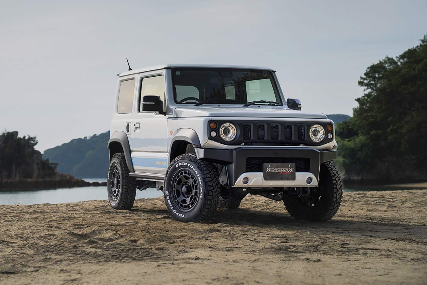 クロカン4WDのパワフルさを足もとから演出するWEDS ADVENTURE「マッドヴァンスXタイプS」