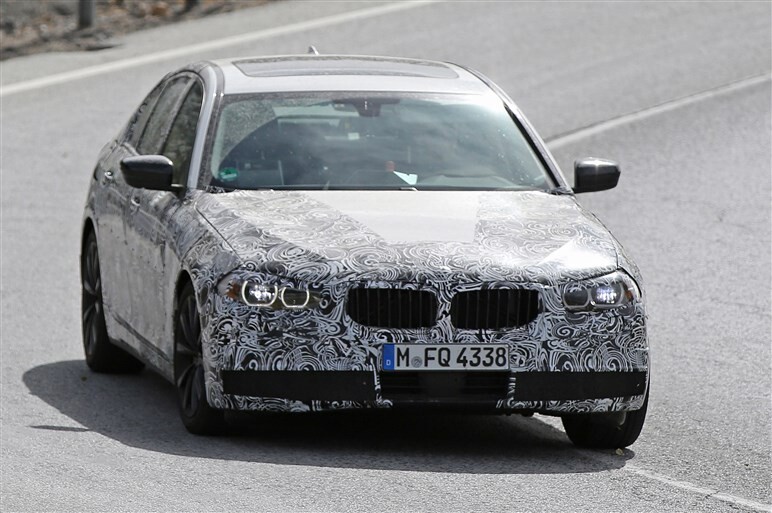 次期5シリーズを南欧でキャッチ。新開発の3気筒ディーゼル・ターボも？
