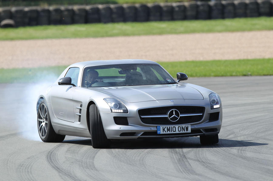 571psにガルウイング メルセデス ベンツsls Amg 英国版中古車ガイド 価格は上昇中 Autocar Japan の写真 自動車情報サイト 新車 中古車 Carview