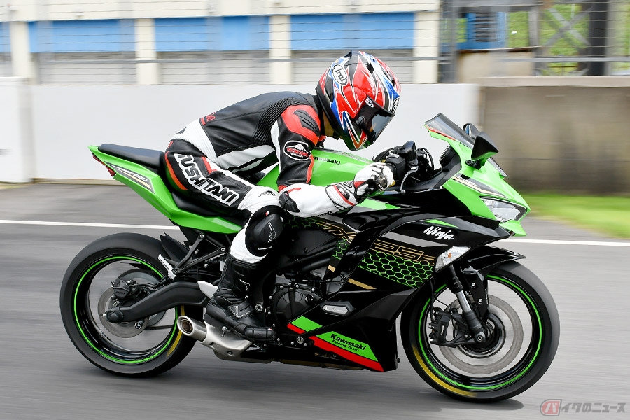 カワサキ「Ninja ZX-25R」の楽しみをサーキットイベントで体験 2021年 カワサキ「Ninja ZX-25R」の楽しみをサーキットイベントで体験 2021年
