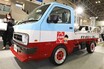 「サニトラ」顔の軽トラは懐かしの「ナショナルカラー」で昭和テイスト満載！ スズキ「キャリイ」を昭和のヤンチャカスタムで仕上げる