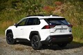 なんと車高はランクルに迫る!? RAV4話題のオフロード仕様は“普通のRAV4”より凄いのか
