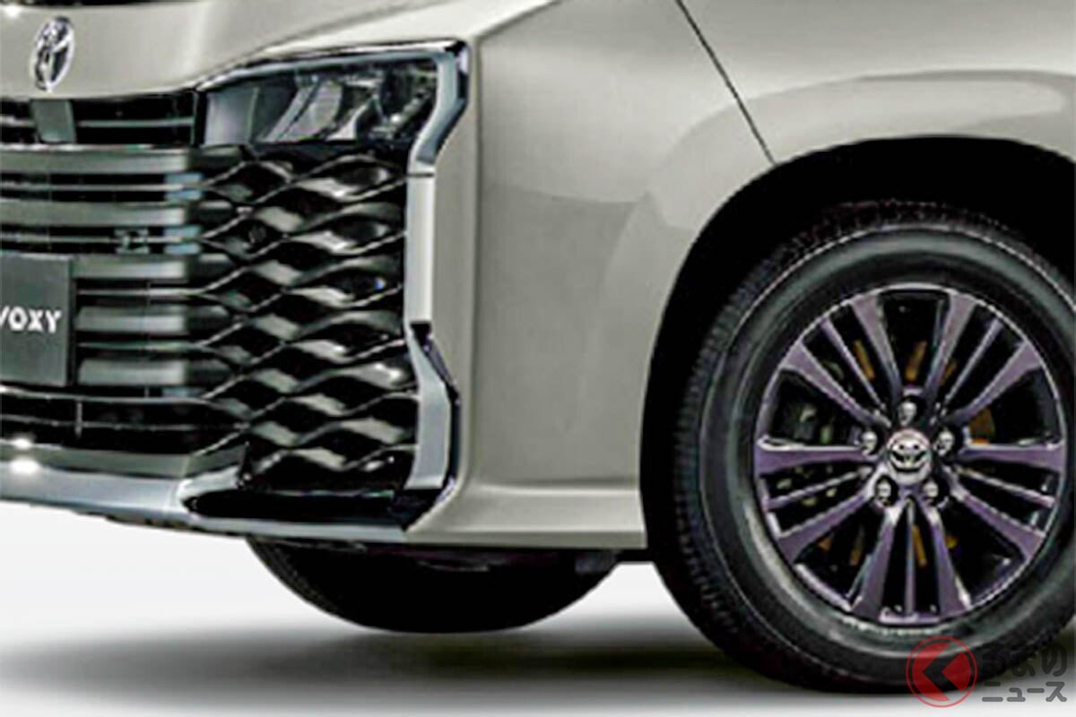 トヨタ“新”「“5人乗り”ヴォクシー」がスゴイ！ 全長4.7mの「ちょうどいいサイズ」な「2列ミニバン」！ 乗降の利便性高めた「サードシートレス」仕様とは