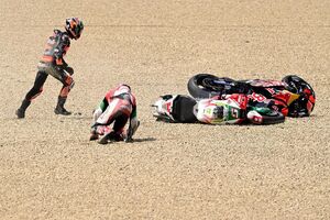 【MotoGP】KTM、アコスタ＆ビンダーのダブル転倒でスプリントは散々。バニャイヤと戦えるポテンシャルが無駄に？
