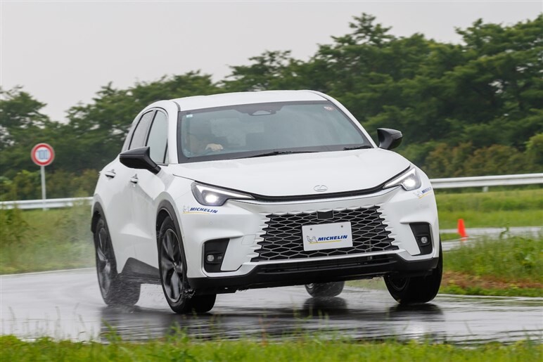 乗り比べでわかった雨での確かな安心感。ミシュランが電動化時代でも「エコタイヤ」を作らないワケ