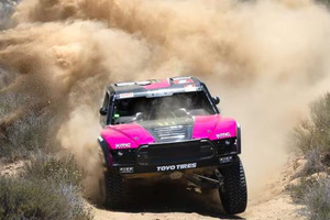 トーヨー　SCORE BAJA 500レースでオープンカントリーを供給、サポートするアラン・アンプディア選手のチームが総合優勝