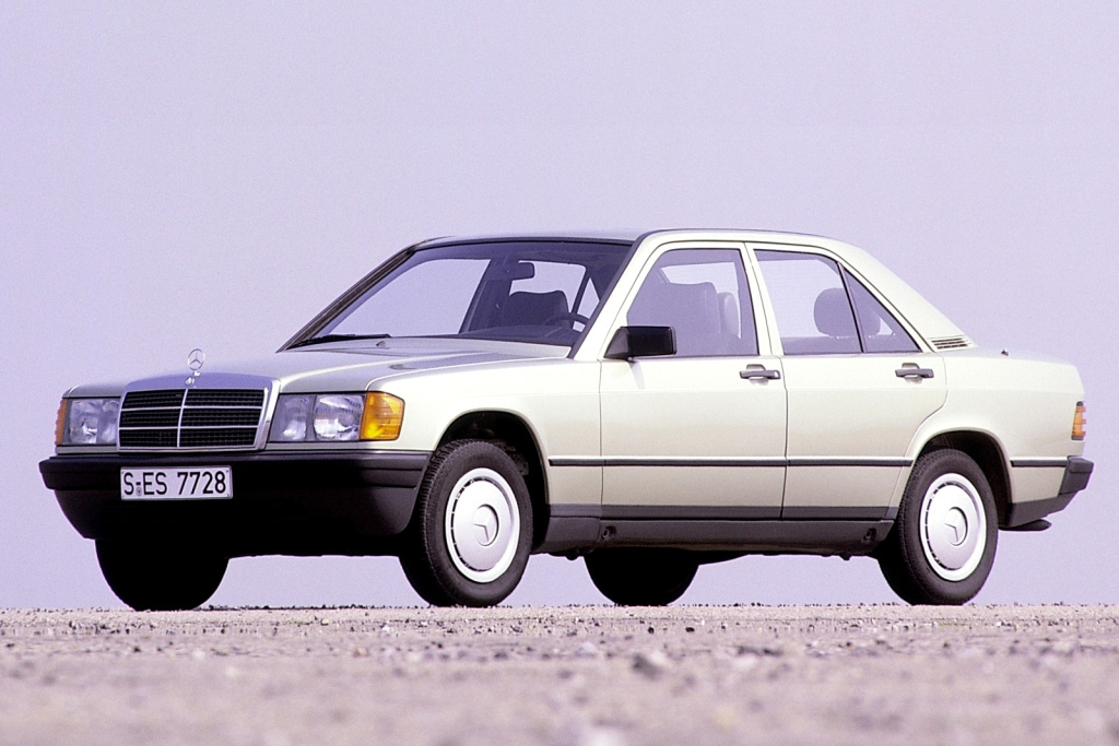 オススメグレードから詳細解説 歴史 中古車情報などメルセデス ベンツcクラスのすべてがわかる 一車種徹底研究 Le Volant Carsmeet Web 自動車情報サイト 新車 中古車 Carview
