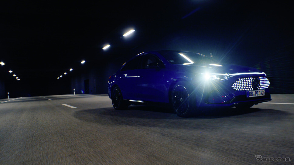 メルセデスベンツ、照明試験センターを開設…自動運転ロボットが24時間耐久走行