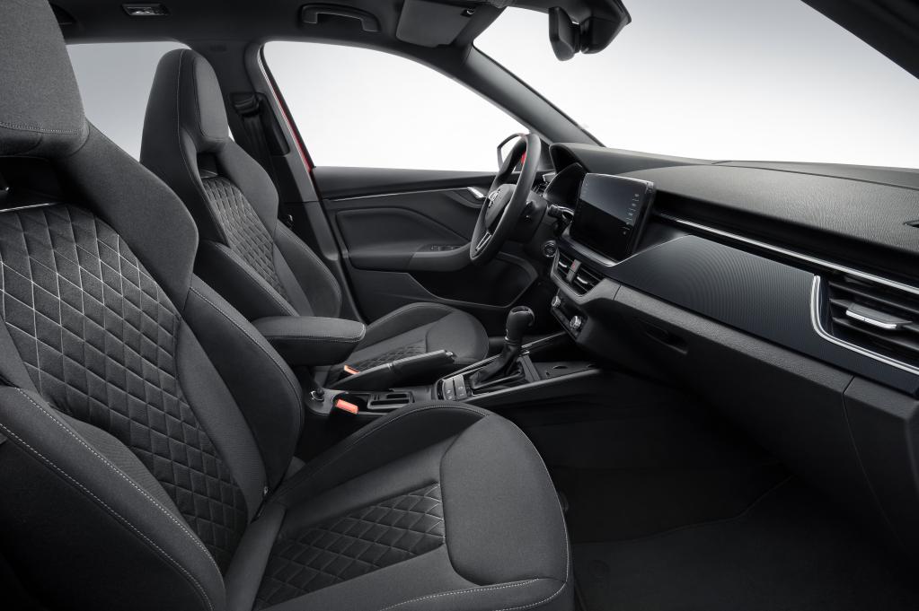 シュコダ カミックはマツダcx 30の最大のライバル チェコからの刺客 Skoda Kamiq Motorfan の写真 3ページ目 自動車情報サイト 新車 中古車 Carview