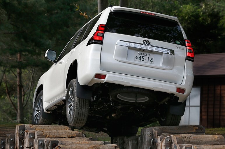 MC版プラドに試乗。見た目はイマ風になっても懐かしのクロカン四駆風味が残る