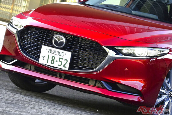 美しすぎる……デザインがマジでナイス！　マツダ3セダン改めて目に焼き付けろ!!