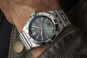 ブライトリング「クロノマット」初の日本限定モデル！ 優美なダイヤルとGMT機能が魅せる“旅のための一本”とは