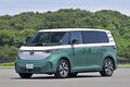 ワーゲンバスが復活だ！ VWの新型電動ミニバン「ID.Buzz」が遂に上陸！ ロングホイールベースで7人乗りの設定も【新車ニュース】