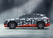 【ジュネーブモーターショー】アウディ初の電気自動車「e-tron」SUVプロトタイプが市内を走行