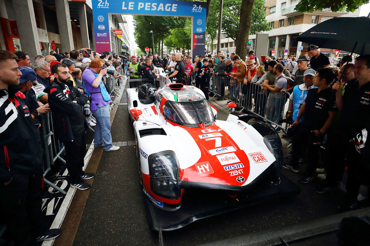 GAZOO Racing ミニカートヨタの社長さんのサイン入り