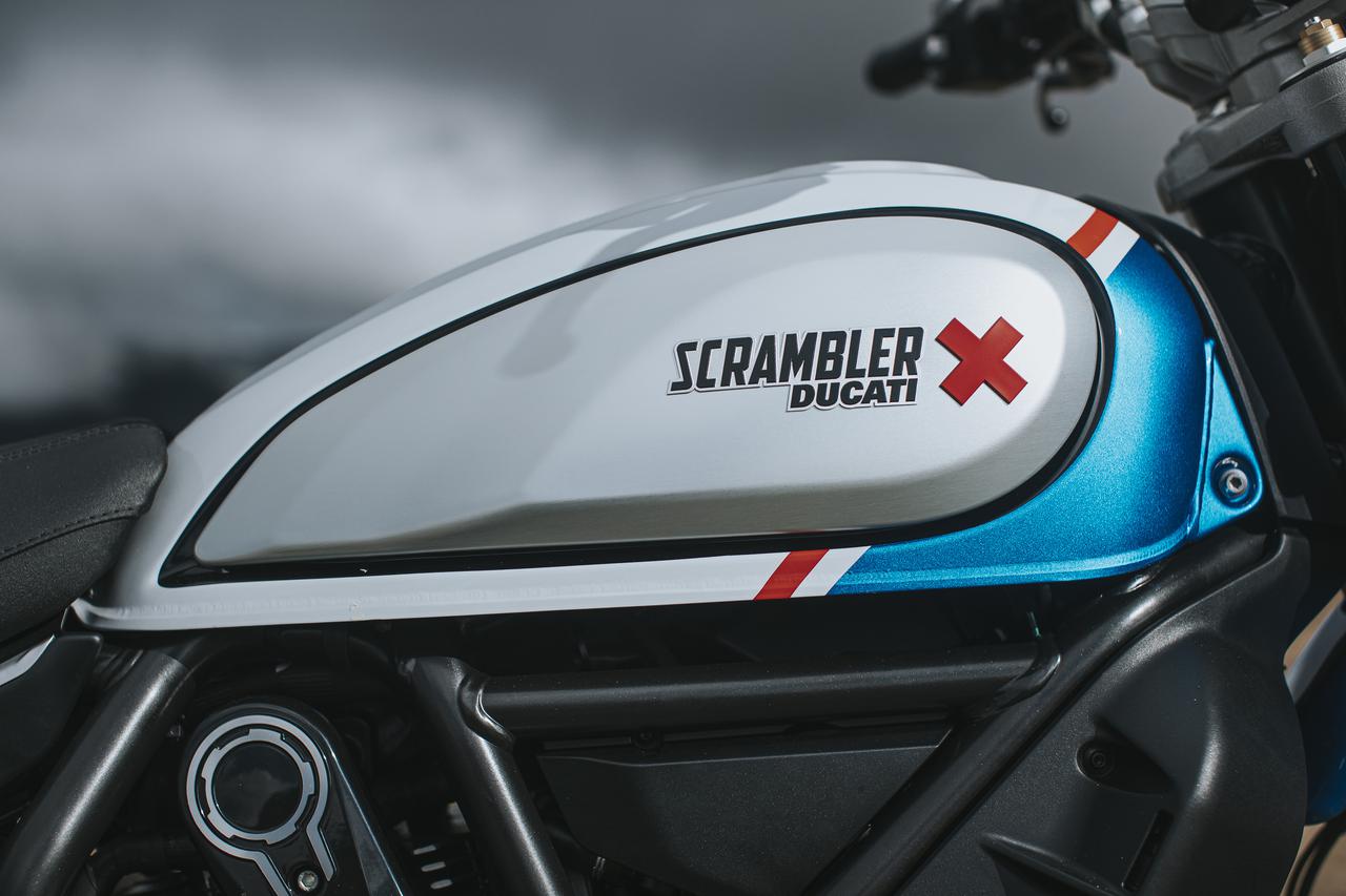 800ccのドゥカティスクランブラー デザートスレッド と アイコン に21年モデルの新色が登場 21速報 Webオートバイ の写真 自動車情報サイト 新車 中古車 Carview