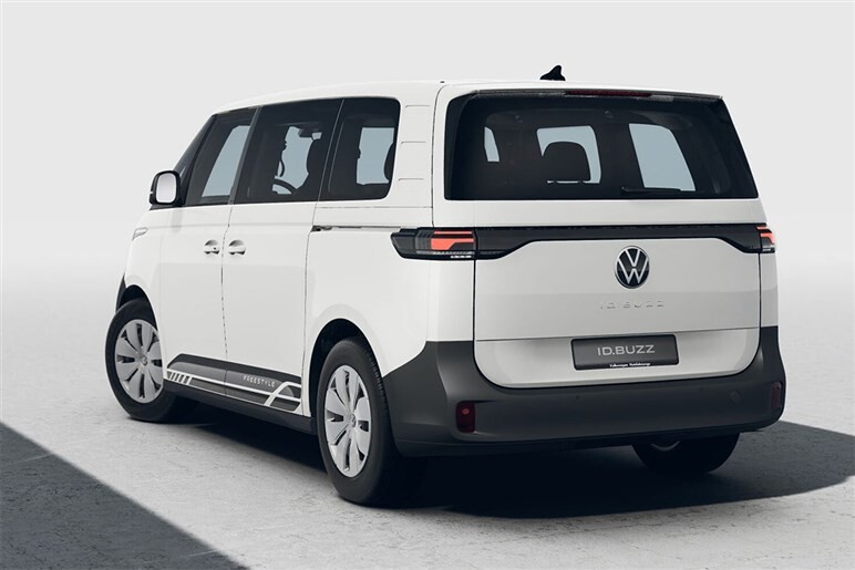 こっちがクール？ 「ID.バズ」の“廉価モデル”はドレスアップも似合うゴツさ全開デザインだった