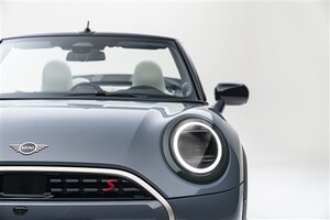 数少ない4人乗りのオープンカー！　新型「ミニ クーパー コンバーチブル」発売　納車は来年から