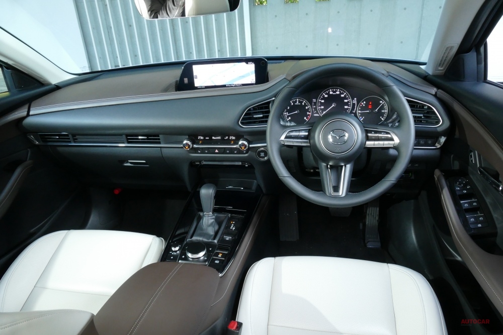 マツダcx 30日本試乗 新型suv ガソリン ディーゼルを比較 内装 価格の評価は Autocar Japan 自動車情報サイト 新車 中古車 Carview