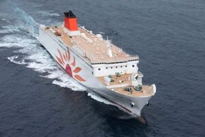 豪華フェリーが“50％オフ”「さんふらわあ」大阪－鹿児島航路で1日限定 「シャトルバスの超特別運行」もスゴイ!?