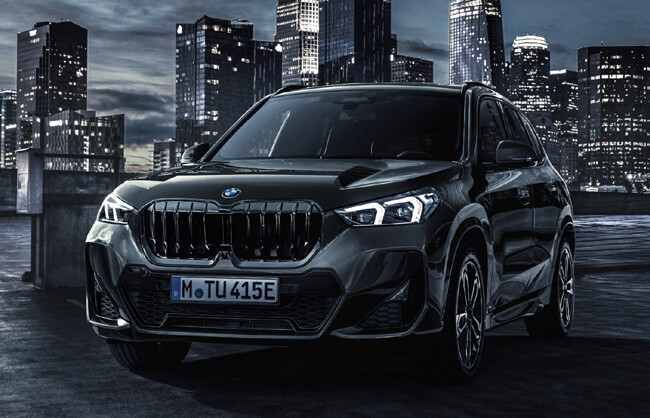 ブラックをテーマに据えて内外装をより精悍に磨き上げたBMW X1の特別限定モデルが日本発売