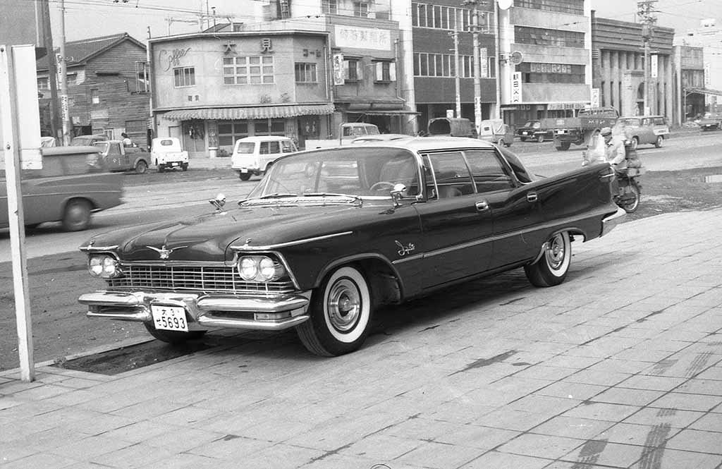 1960年代の懐かしくもカッコいい アメ車 を集めた写真集 クラシック アメリカンカーズ オブ1960ジャパン が発売 Le Volant Carsmeet Web 自動車情報サイト 新車 中古車 Carview