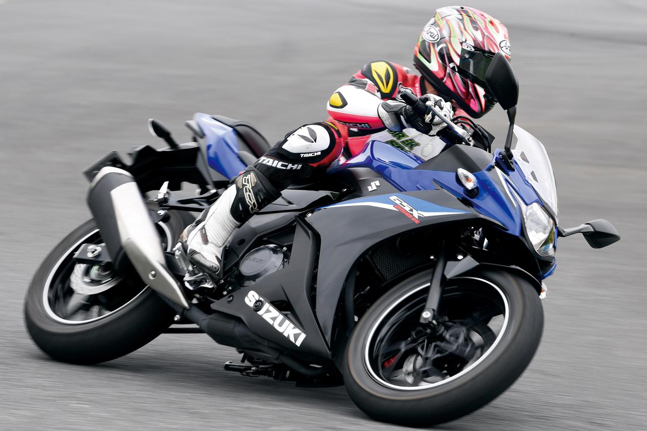 スズキ Gsx250r 編 チュートリアル福田充徳さんが250ccスポーツバイクを乗り比べ サーキット試乗インプレ Webオートバイ 自動車情報サイト 新車 中古車 Carview