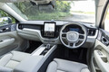 【試乗】新型ボルボ「XC60」に息づく「引き算の美学」。熟成のSUVが示す本質的な価値とは